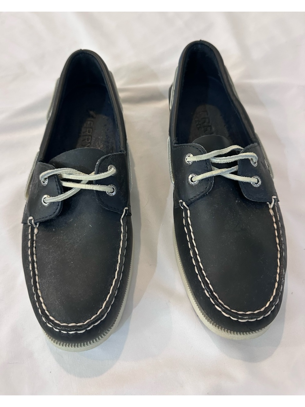 Sperry men’s dark navy Leather Top siders Shoes with White Stitching